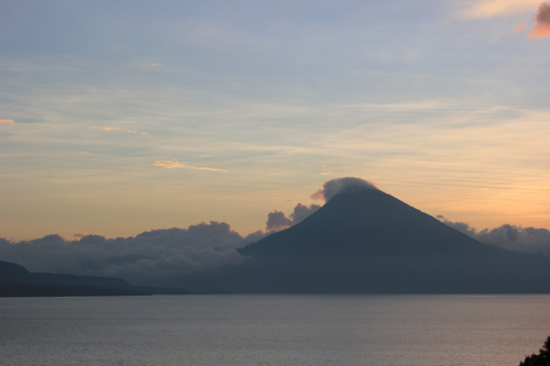 {10 second vacation} Loving Life on Lake Atitlan, Guatemala - off the ...