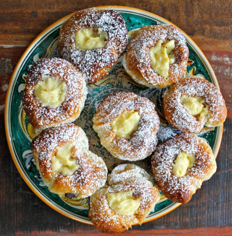 Easy Homemade Cruffin Recipe with Vanilla Custard Filling